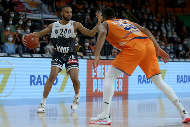 赛中展现出 赛中展现出